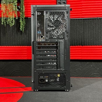 Firebreather Only1 I2456 Intel Core i5 12400F 6-Core (12 threads) tot 4.4Ghz NVIDIA GeForce RTX 5060 8GB 1TB NVMe SSD 16GB DDR4 RAM